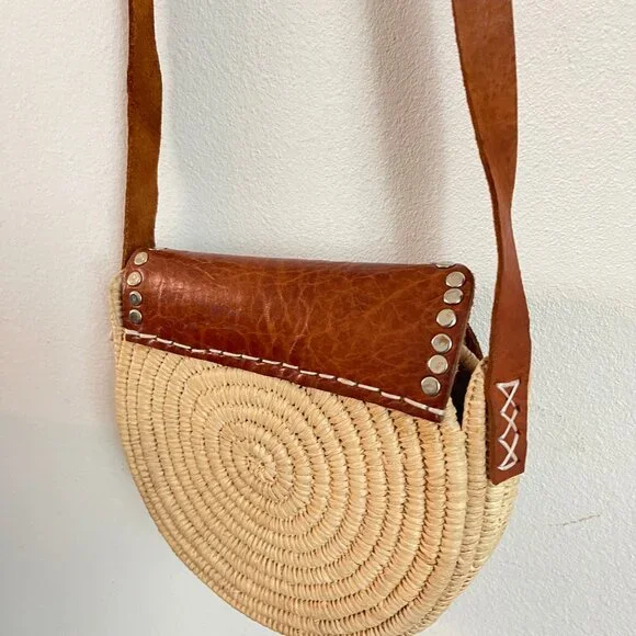 Moroccan crossbody bag Raffia crochet bag Round handbag Milk straw/brown leather - Picture 5 of 14